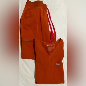 Beautiful Terracotta scrubs both sizes medium, Perfect for Fall